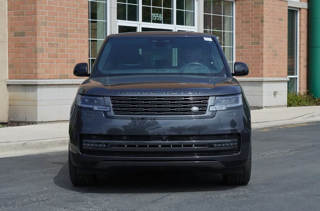 New 2026 Carpathian Grey Land Rover SE image 4