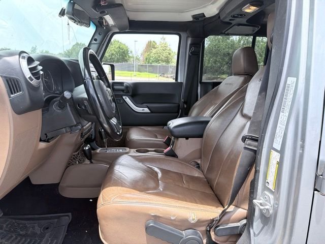 Used 2016 Silver Jeep Unlimited Sahara image 10