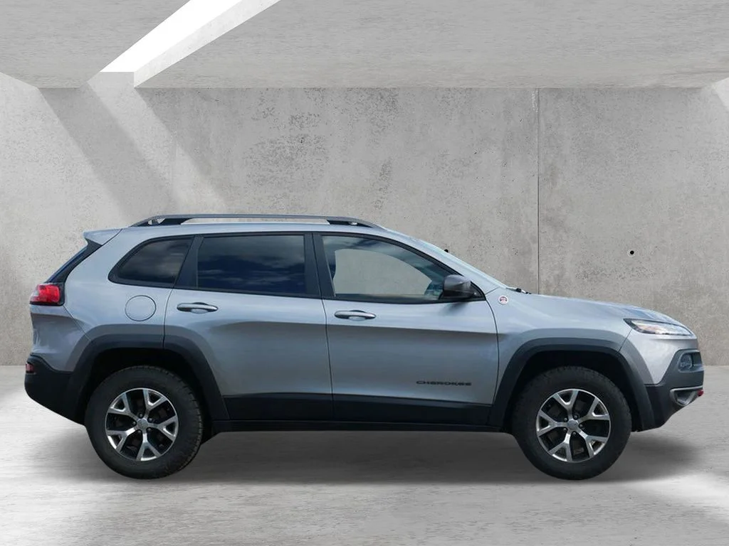Used 2017 Jeep Cherokee Trailhawk with VIN 1C4PJMBS0HW510679 for sale in White Bear Lake, Minnesota