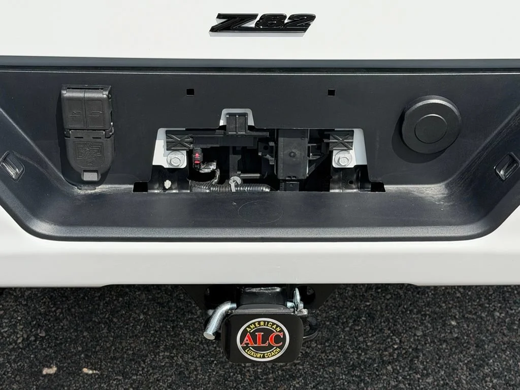 New 2026 Summit White GMC AT4 image 25