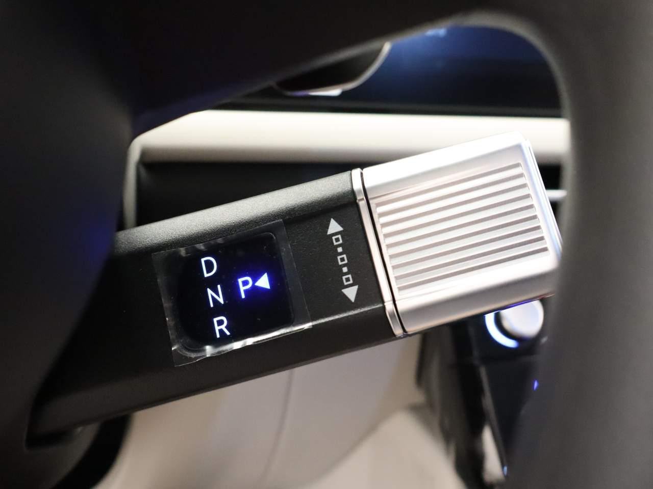 New 2026 Shimmering Silver Metallic Hyundai SE image 8