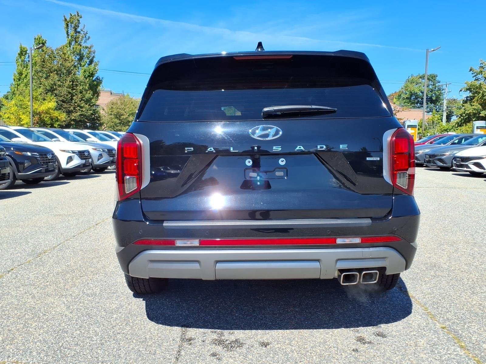 Certified Used 2024 Abyss Black Pearl Hyundai SEL 7P image 6