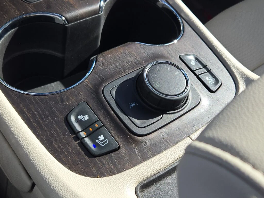 Used 2023 Black GMC Denali image 29