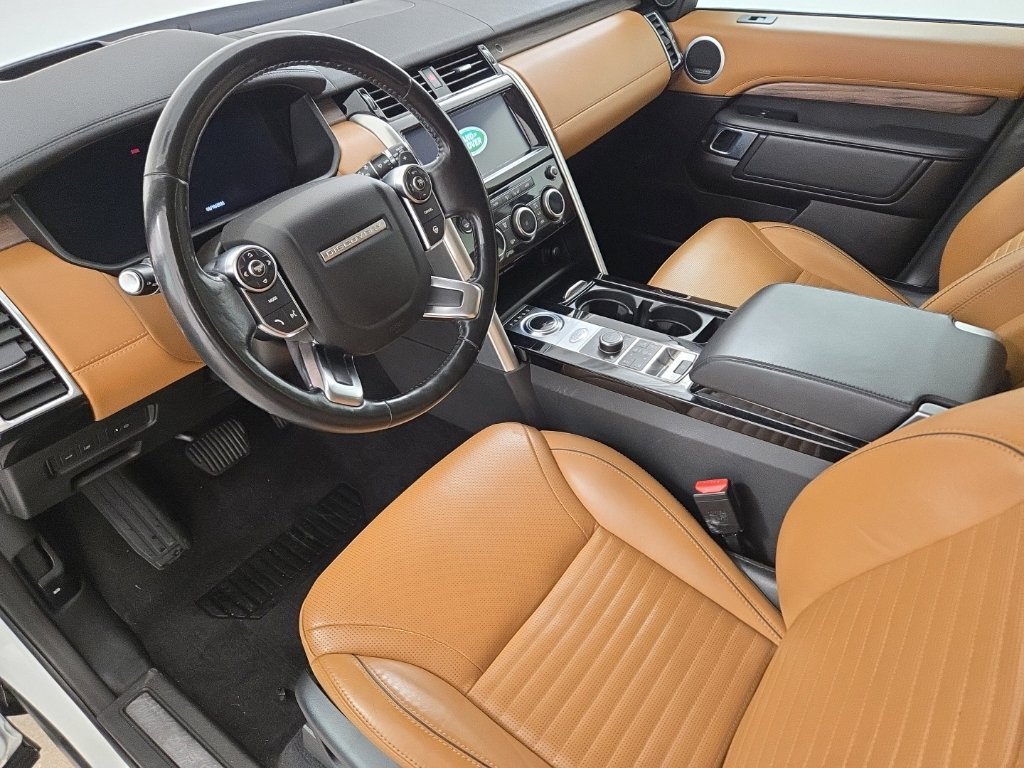 Used 2018 Fuji White Land Rover HSE Luxury image 18