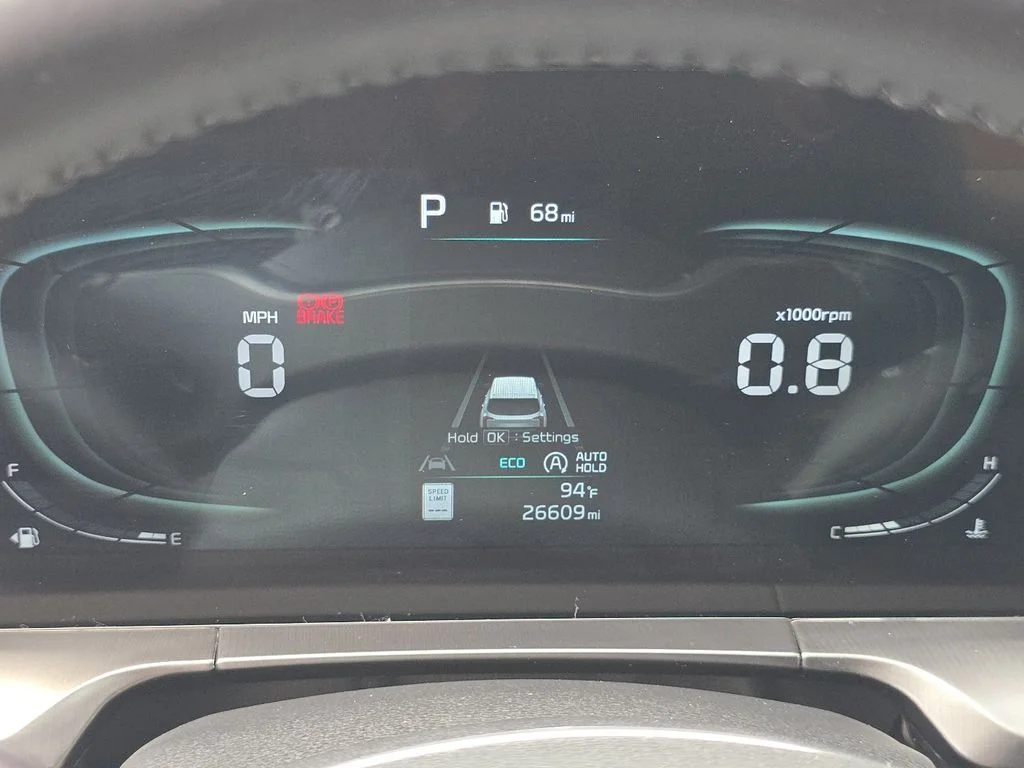 Used 2024 White Kia LX image 27