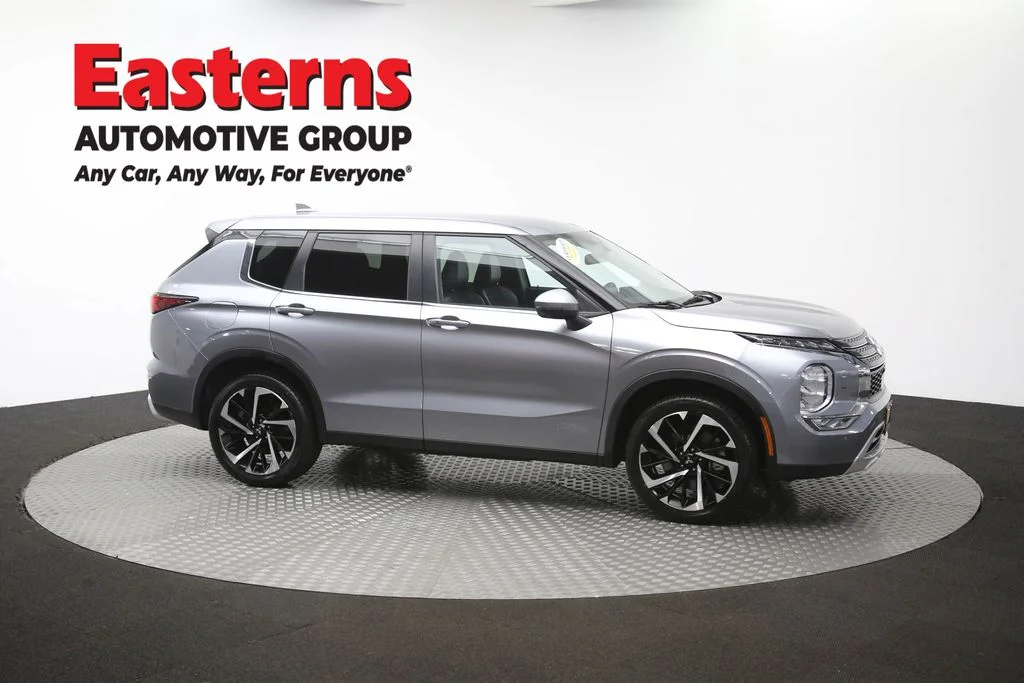 Used 2024 Gray Mitsubishi SE image 47