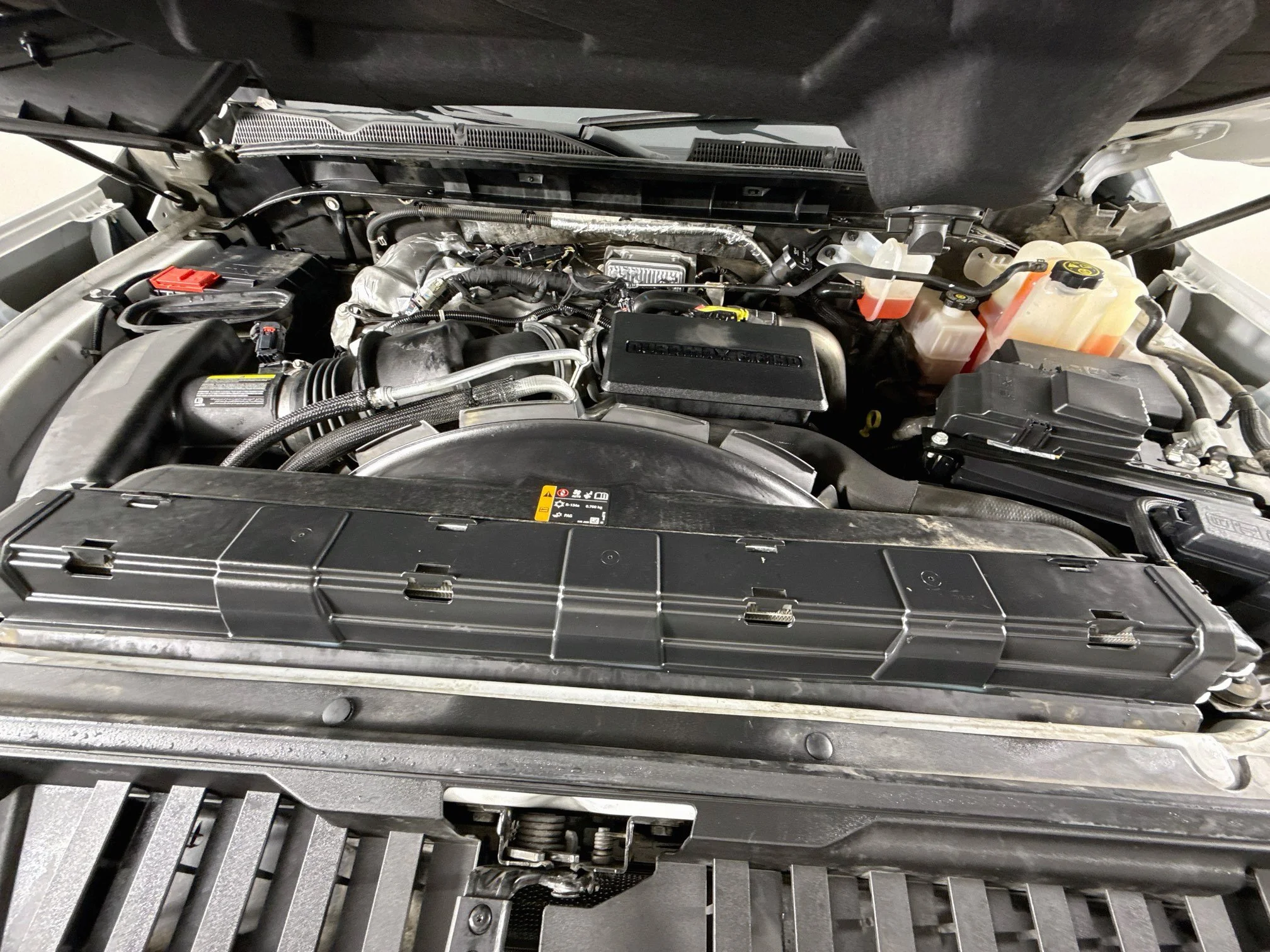 Used 2023 SUMMIT WHITE GMC AT4 image 33