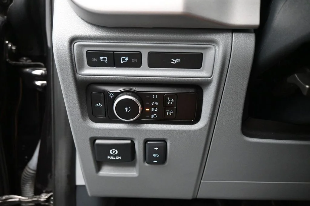 Used 2023 Black Ford XLT image 14