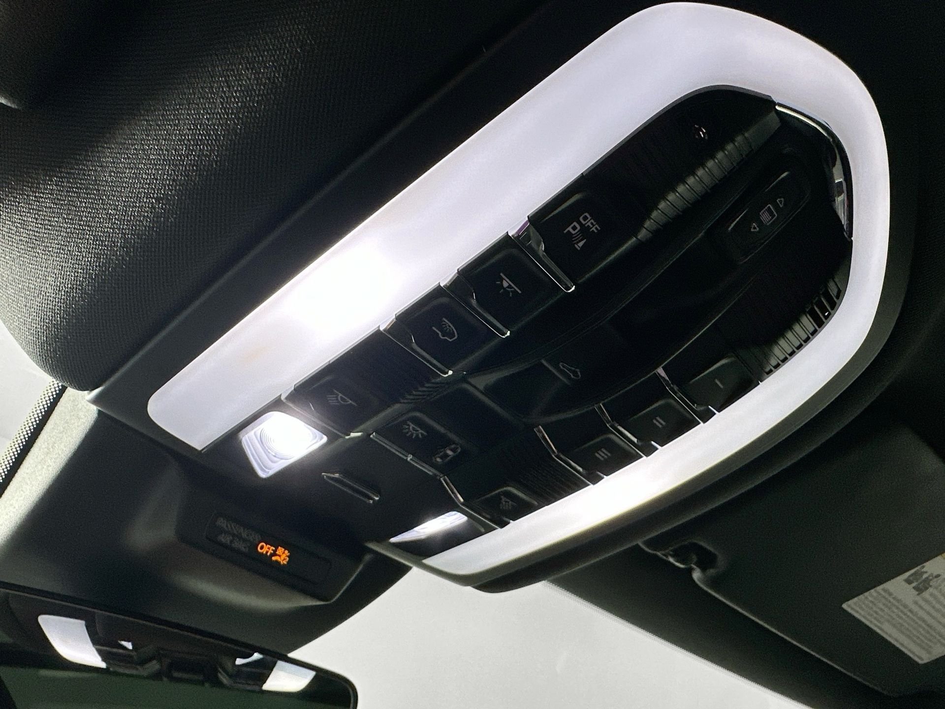 2024 Porsche Macan S - Photo 32