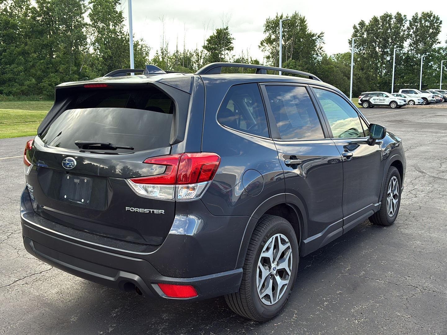 Used 2019 Dark Gray Metallic Subaru Premium image 18