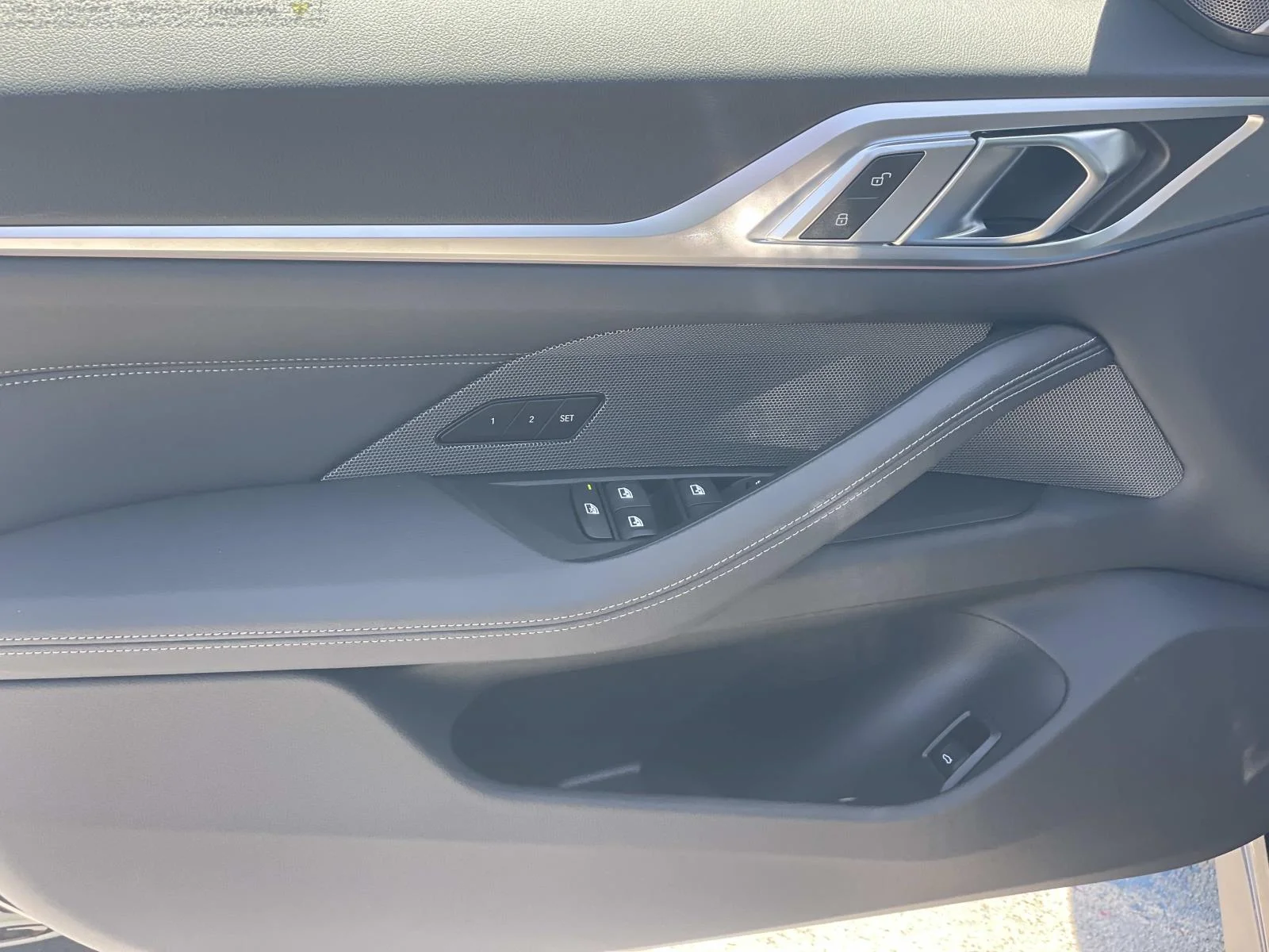 New 2026 Black Sapphire Metallic BMW M440i image 17