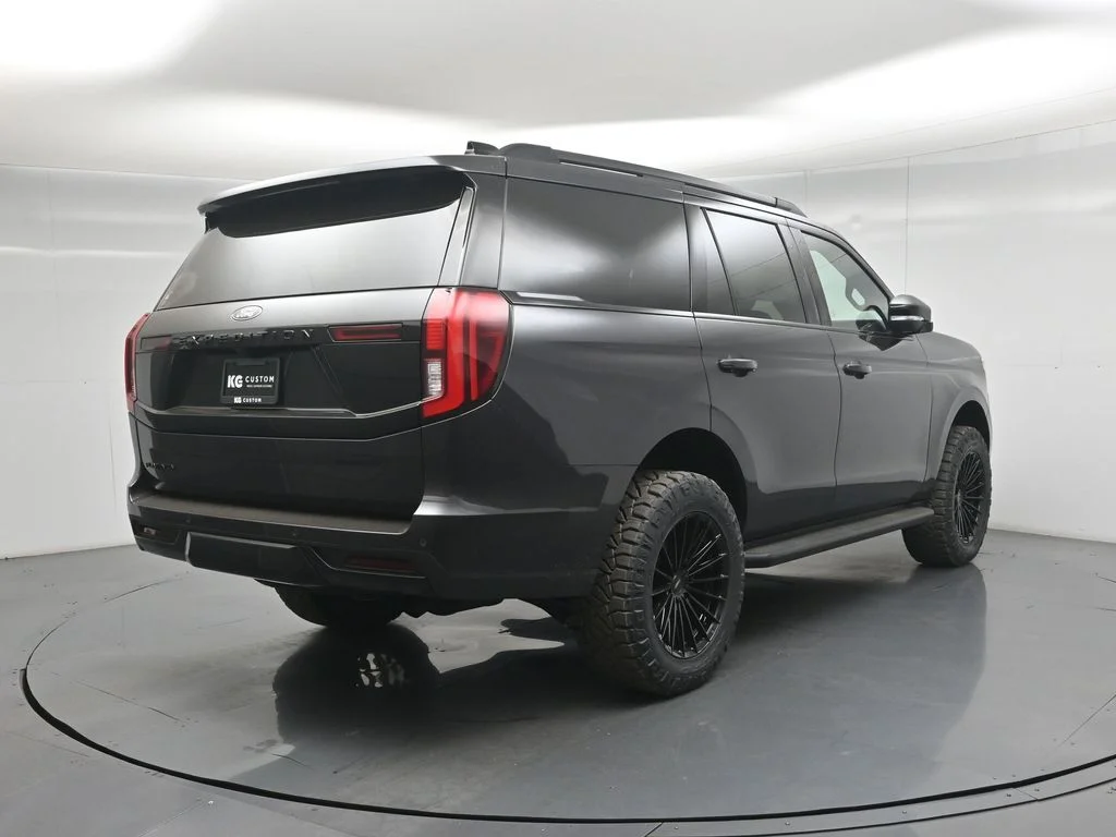 New 2026 Dark Matter Gray Metallic Ford Platinum image 25