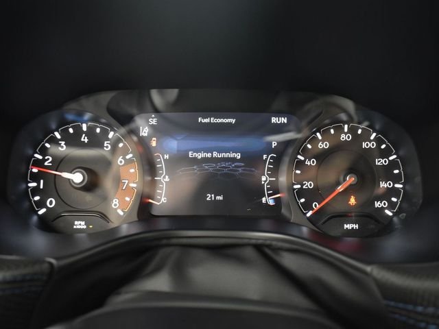 New 2026 Diamond Black Crystal Pearl-Coat Exterior Paint Jeep Latitude image 11