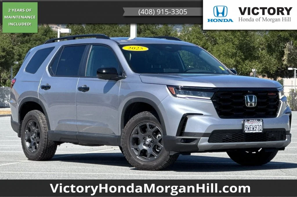 2025 Honda Pilot TrailSport AWD's photo