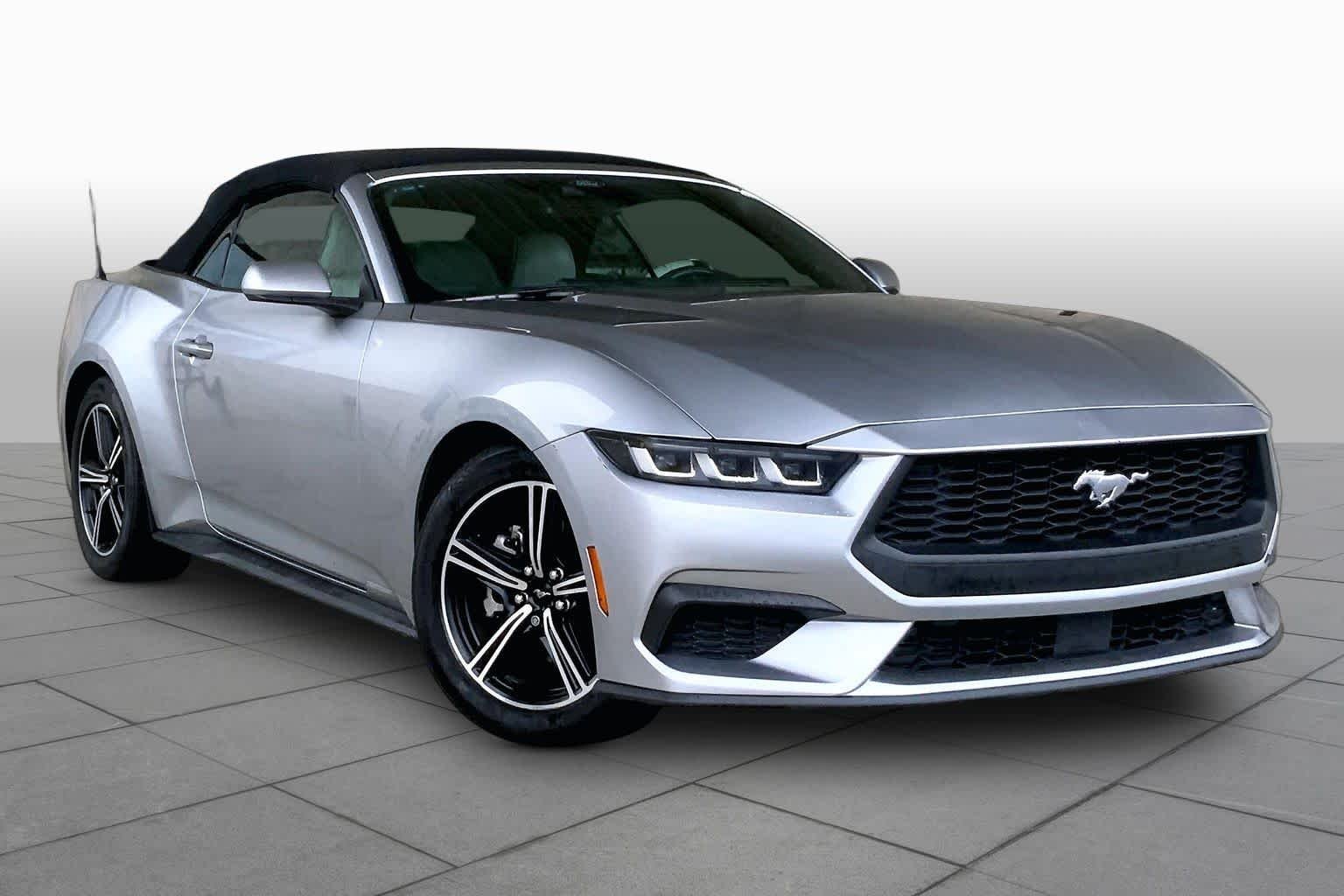 Used 2024 Iconic Silver Ford EcoBoost Premium image 3