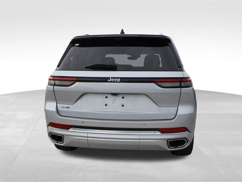 Used 2022 Silver Jeep Summit Reserve 4xe image 18