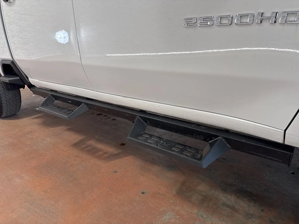 Used 2024 White Chevrolet Custom image 10