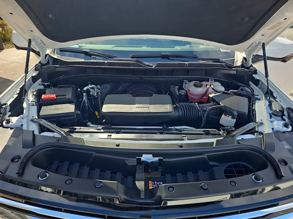 New 2026 Summit White Chevrolet LT image 34