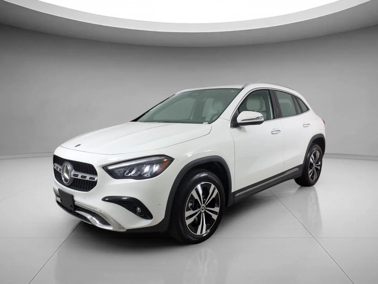 Used 2025 Polar White Mercedes-Benz GLA 250 image 1