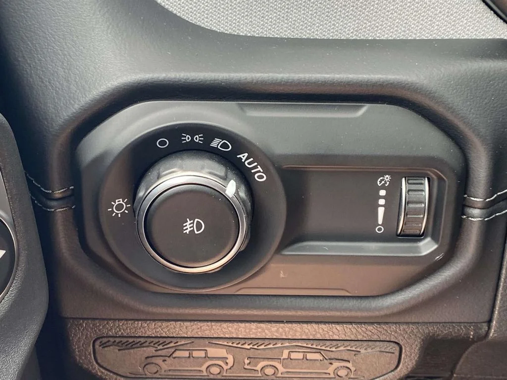 New 2026 Reign Exterior Paint Jeep Sahara image 36