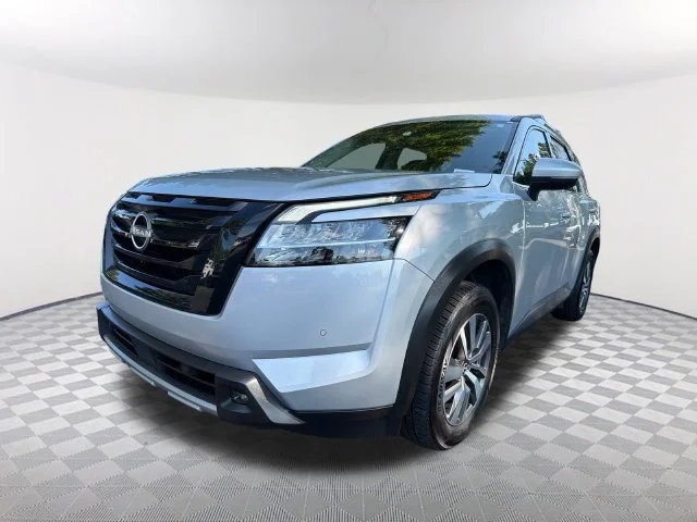2023 Nissan Pathfinder SL FWD