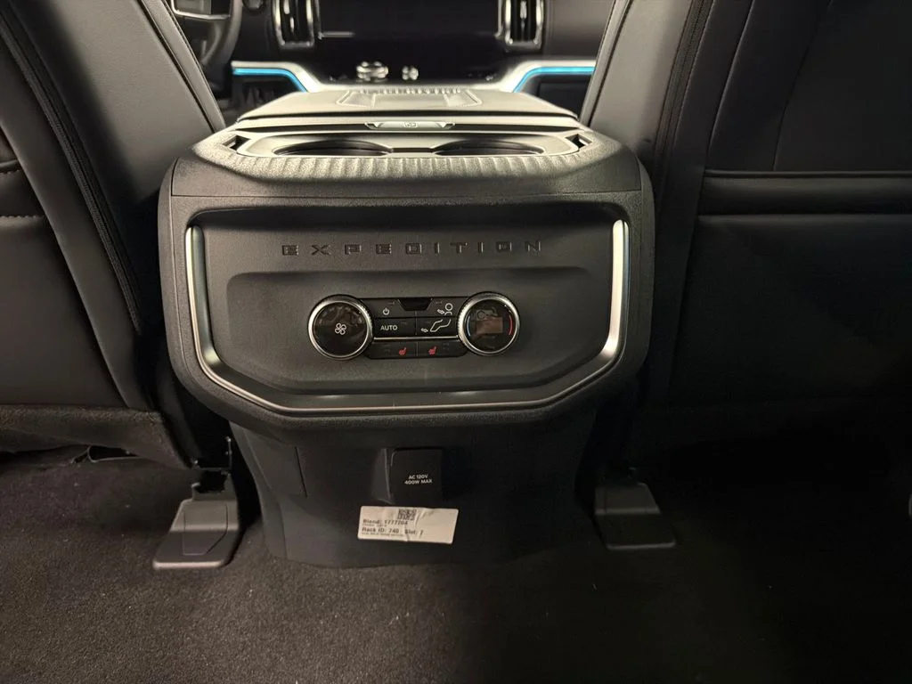 New 2027 Glacier Gray Metallic Tri-Coat Ford MAX Platinum image 14