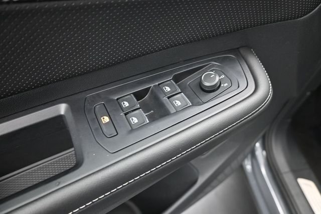 Used 2026  Volkswagen 2.0T SE w/Technology image 13