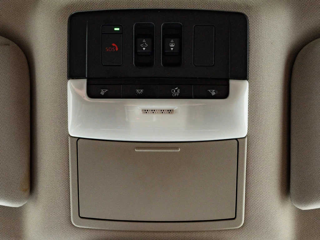 Used 2023 Obsidian Green Pearl Nissan Platinum image 40