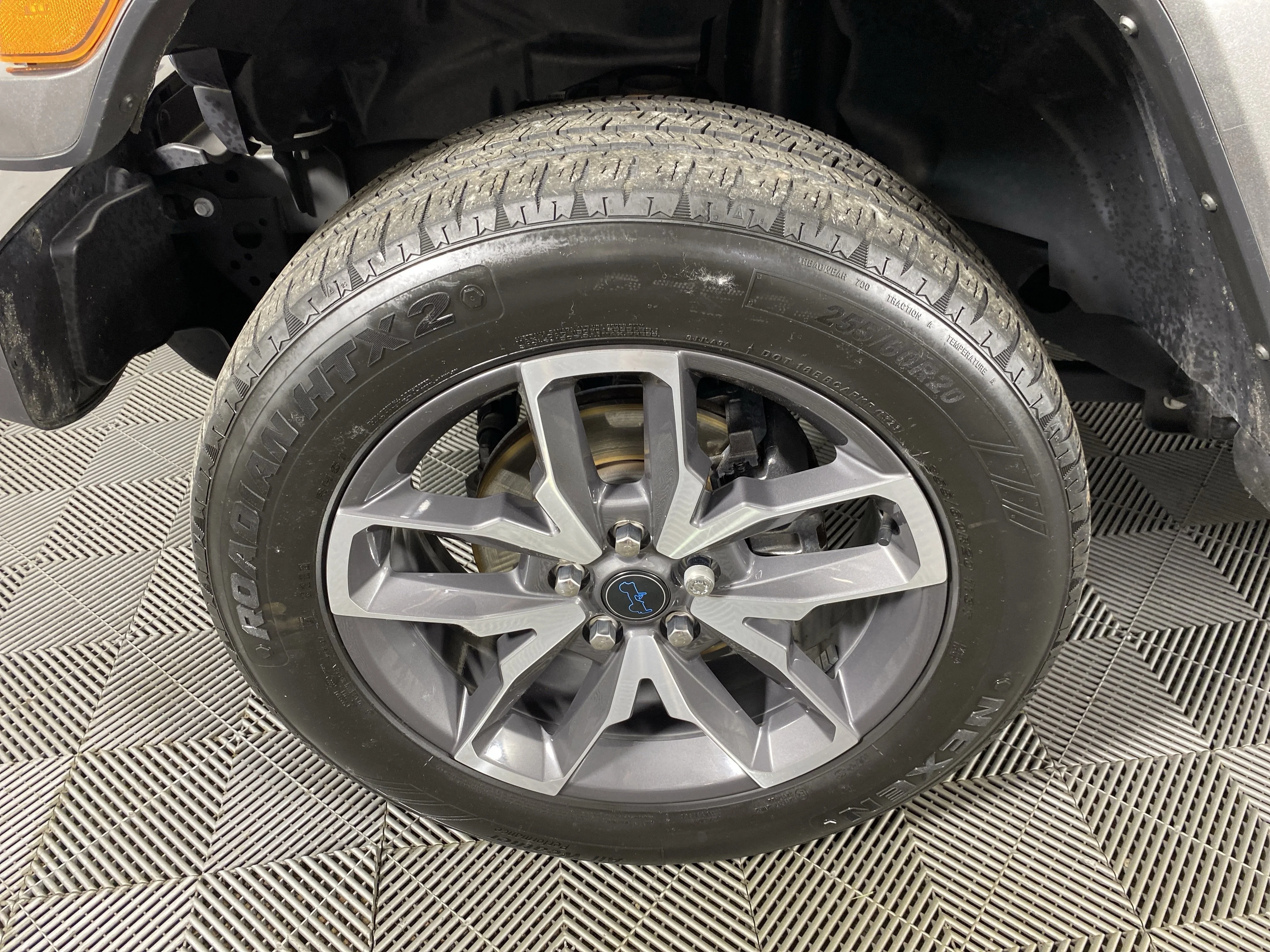 Used 2024 Granite Crystal Metallic Clearcoat Jeep Sport S image 13