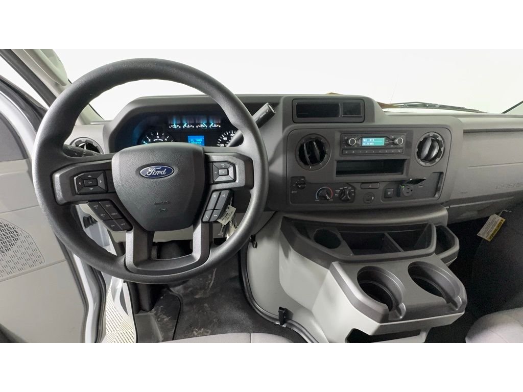 2025 Ford E-Series Cutaway Base - Photo 16