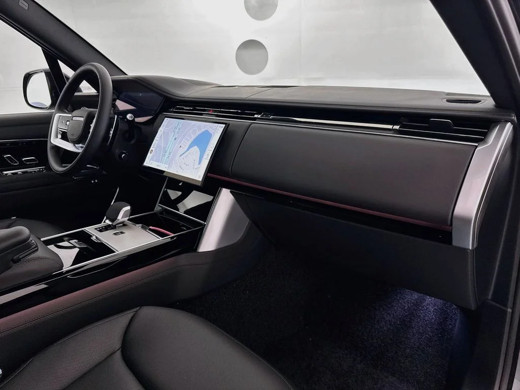 New 2026 Carpathian Grey Land Rover SE image 30