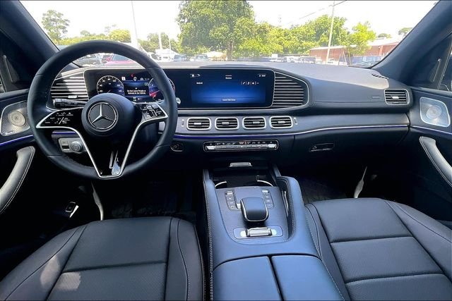 Used 2025 Black Mercedes-Benz GLS 450 image 4