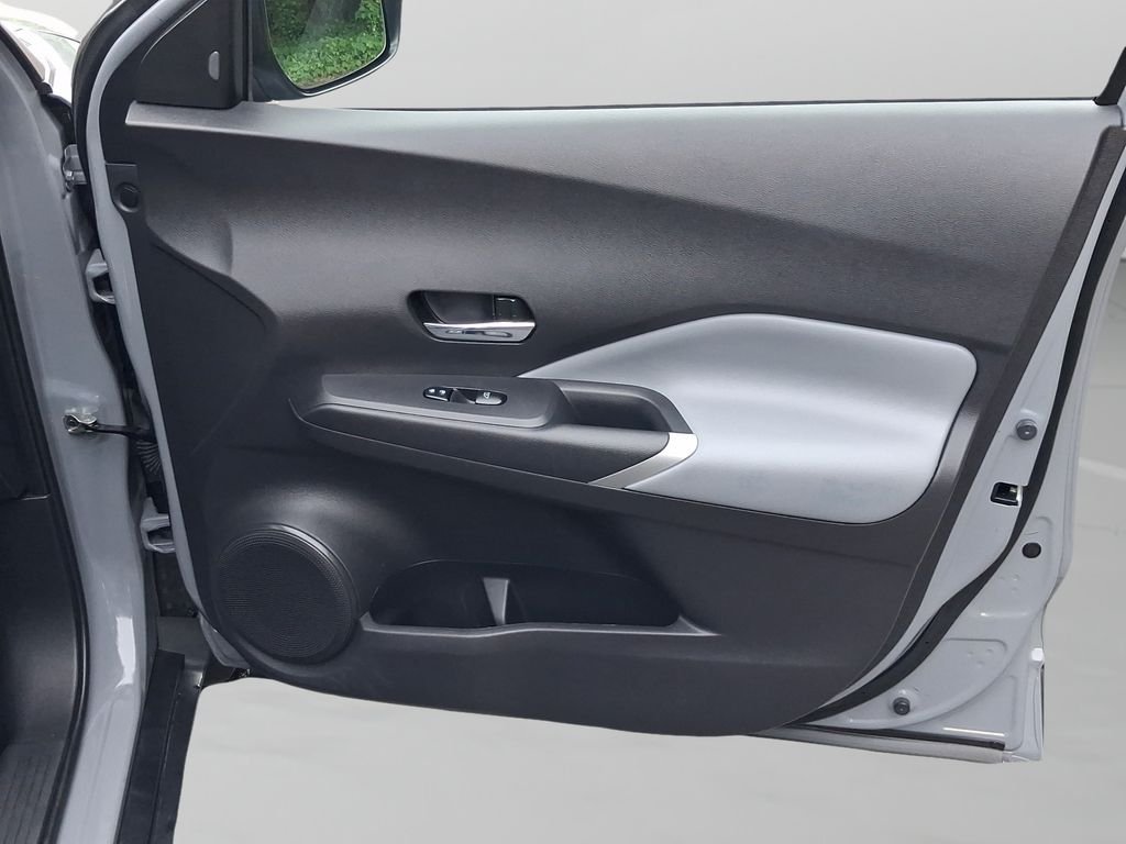 Used 2023 Gray Nissan SR image 28