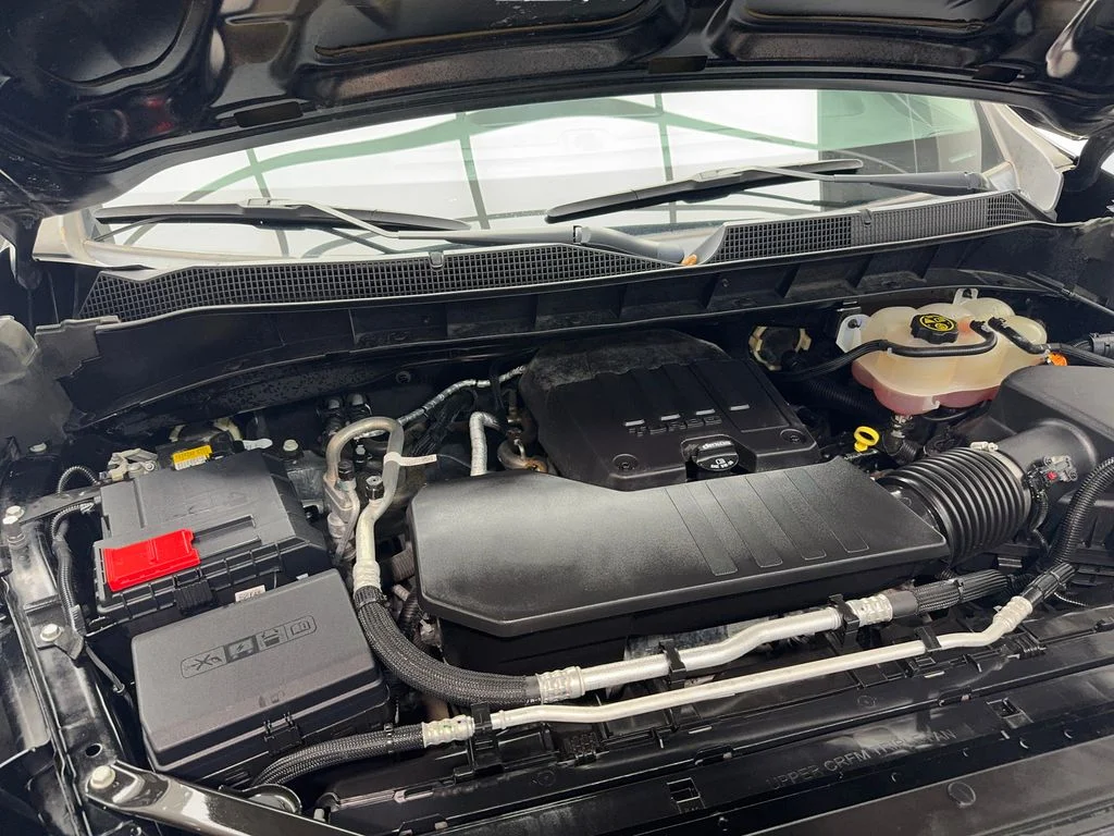 Used 2022 Black Chevrolet Custom image 17