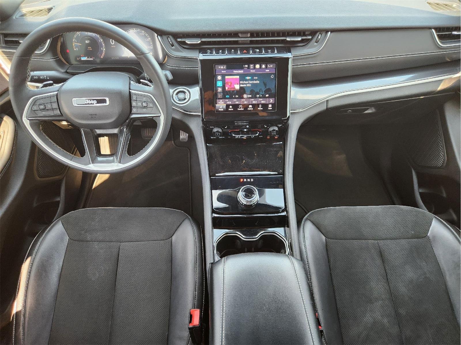 2023 Jeep Grand Cherokee L photo 26 of 34
