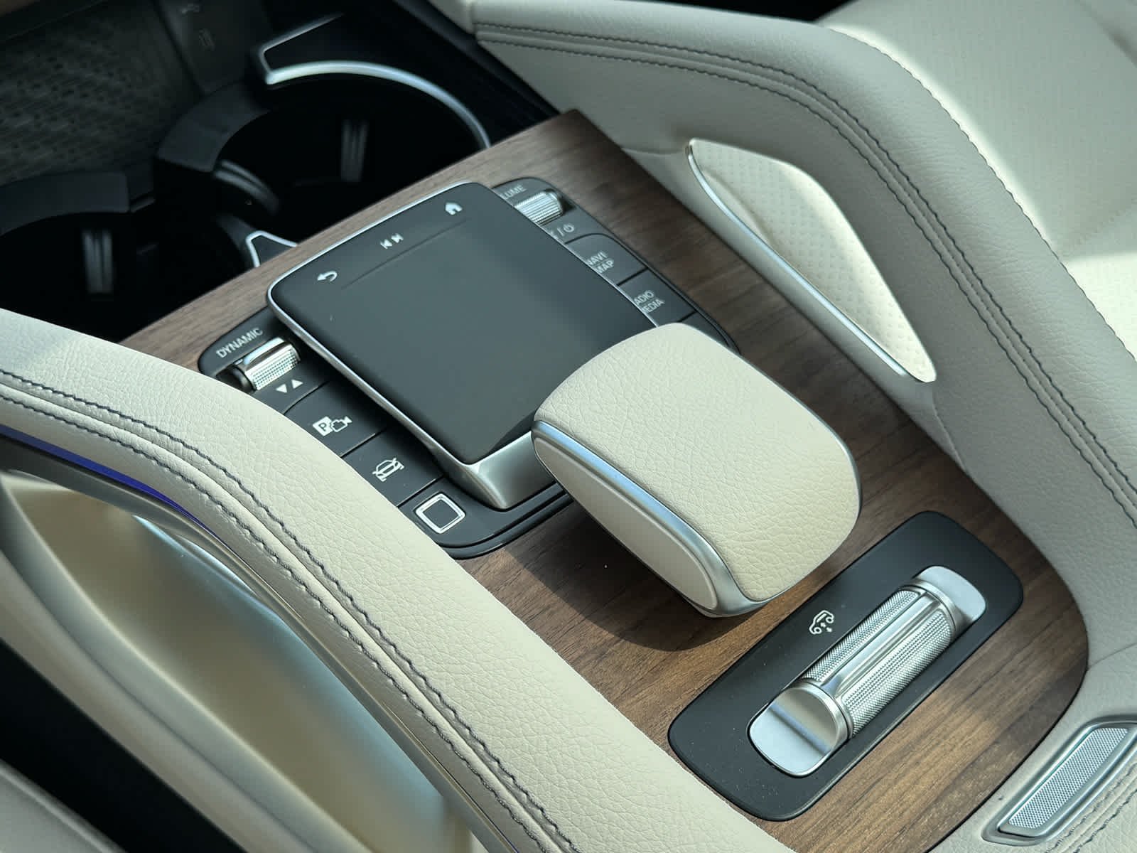 New 2026 Selenite Grey Metallic Mercedes-Benz GLS 450 image 25