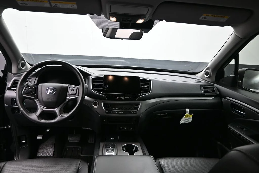 Certified Used 2024 Crystal Black Pearl Honda RTL image 19