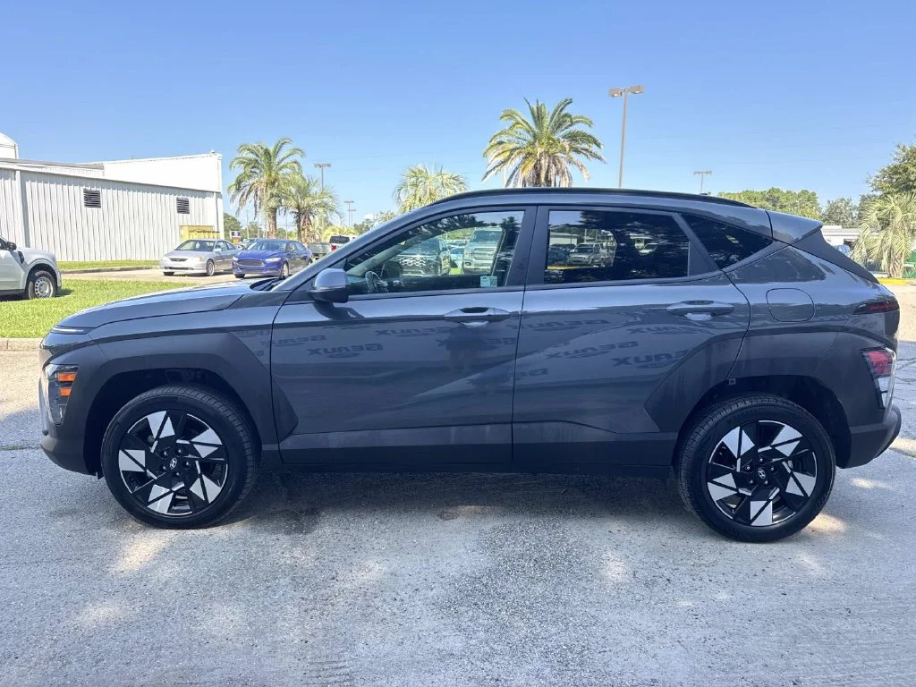Used 2025 Gray Hyundai SEL image 8