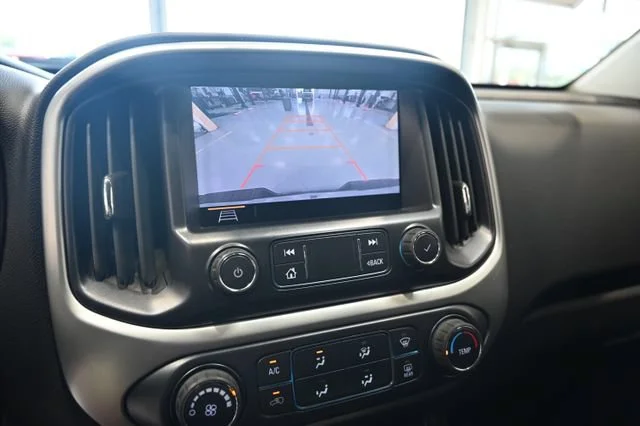 Used 2019 SHADOW GRAY METALLIC Chevrolet 2WD LT image 18