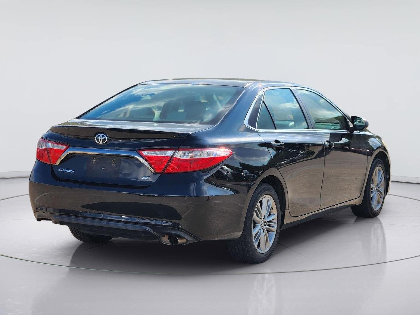 Used 2016 Midnight Black Metallic Toyota SE image 6