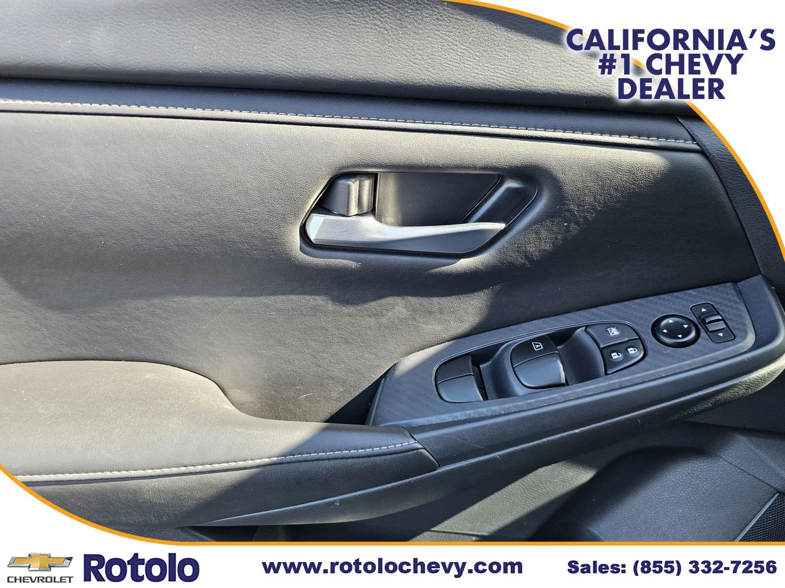 Used 2025 Rosewood Metallic Nissan SV image 18