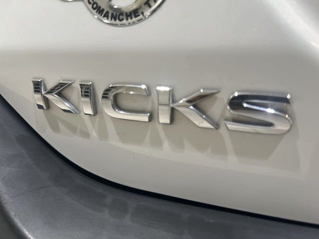 Used 2019 White Nissan SR image 26