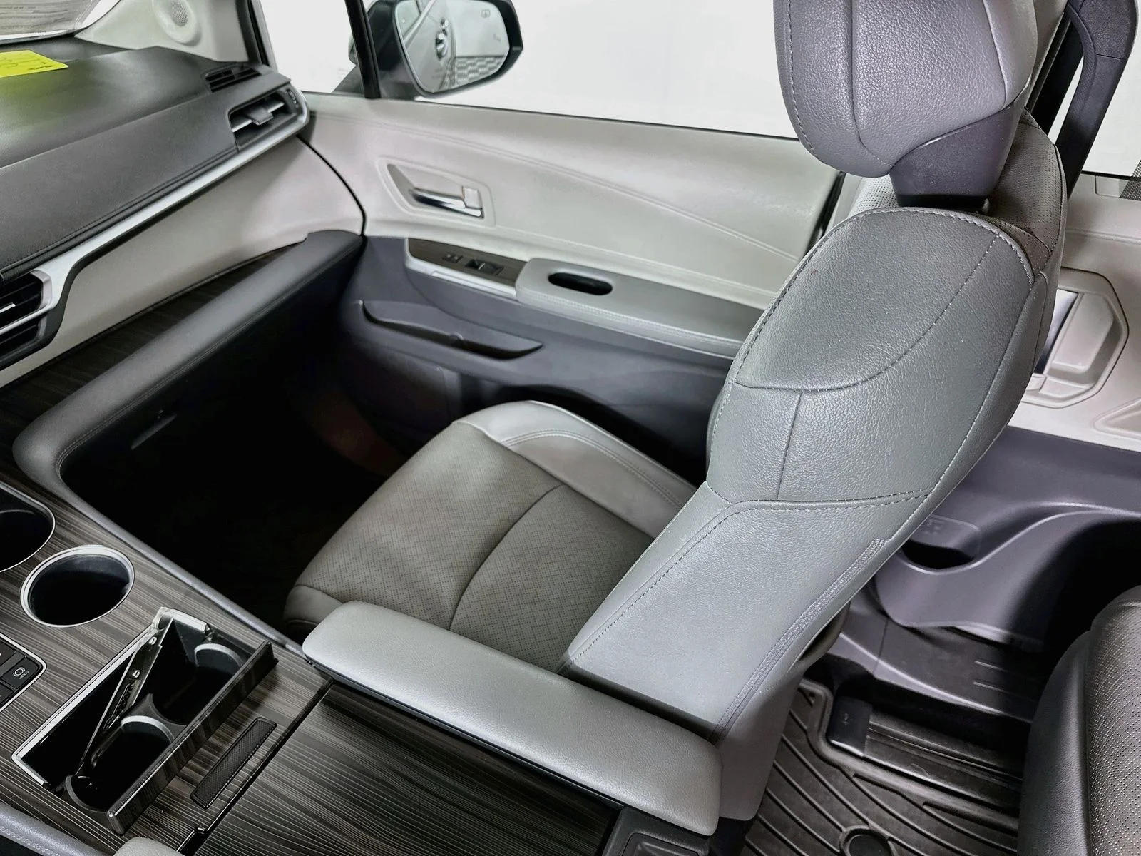 Used 2022 Midnight Black Metallic Toyota Limited image 24