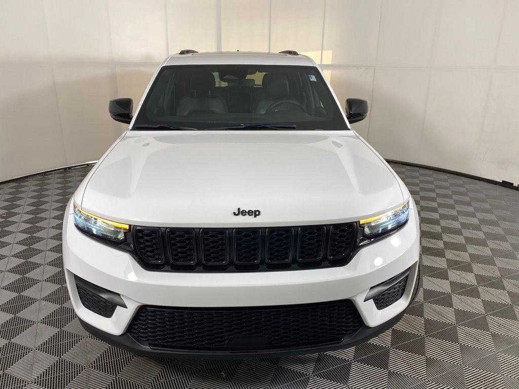 Used 2024 Bright White Clearcoat Jeep Altitude X image 8