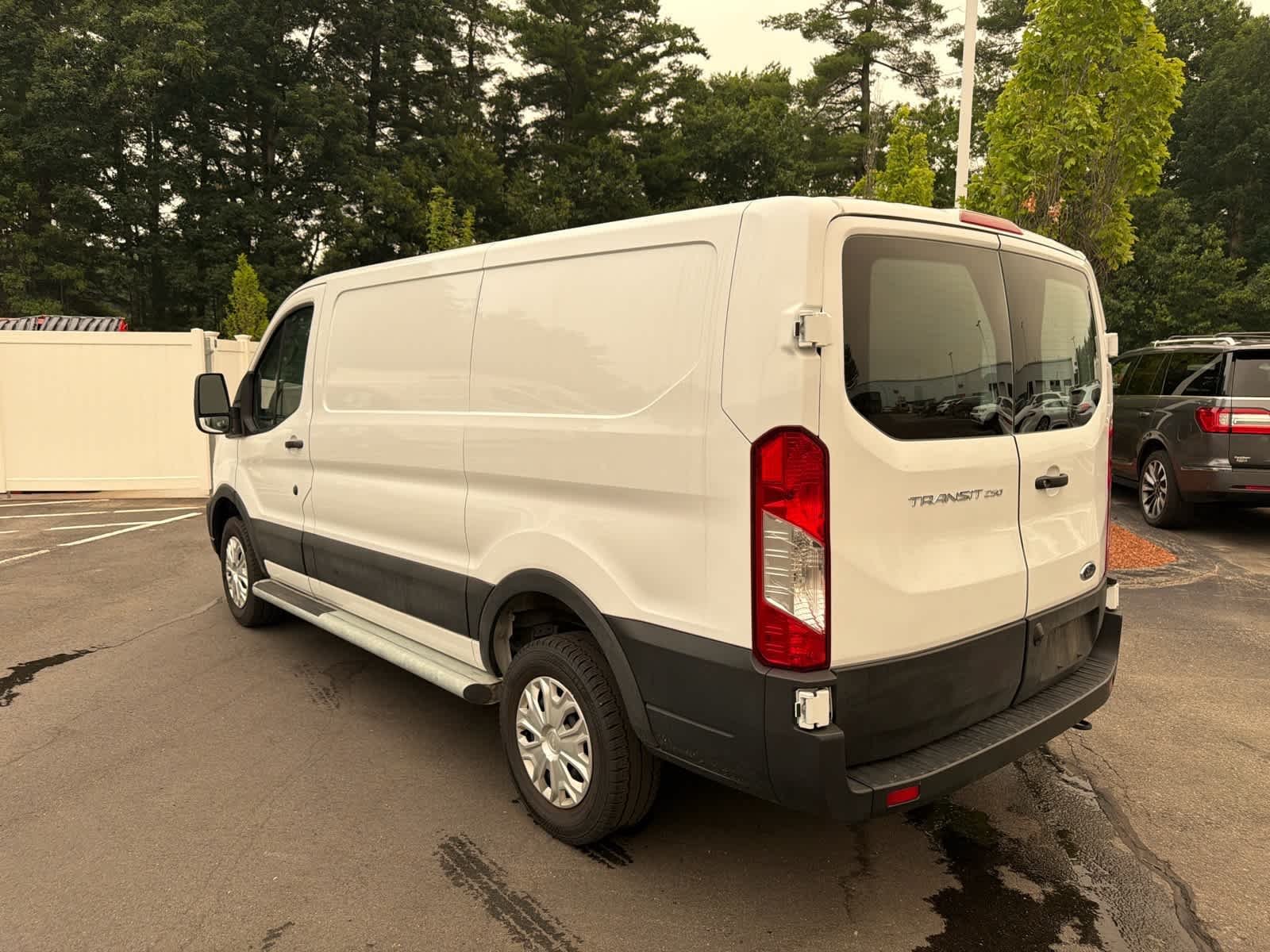 Used 2025 Oxford White Clearcoat Ford  image 9