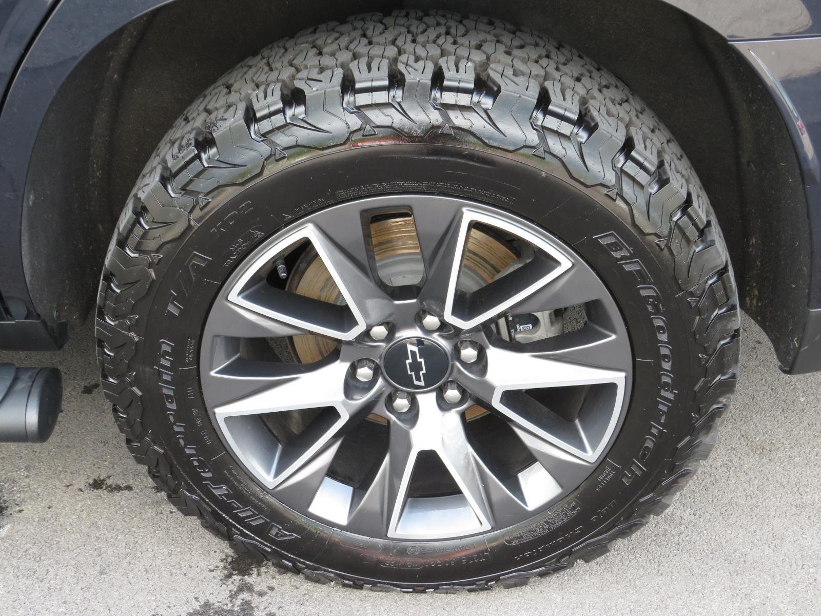 Used 2023 Midnight Blue Metallic Chevrolet Z71 image 16