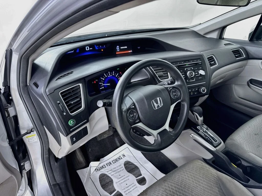 Used 2014 Alabaster Silver Metallic Honda LX image 10