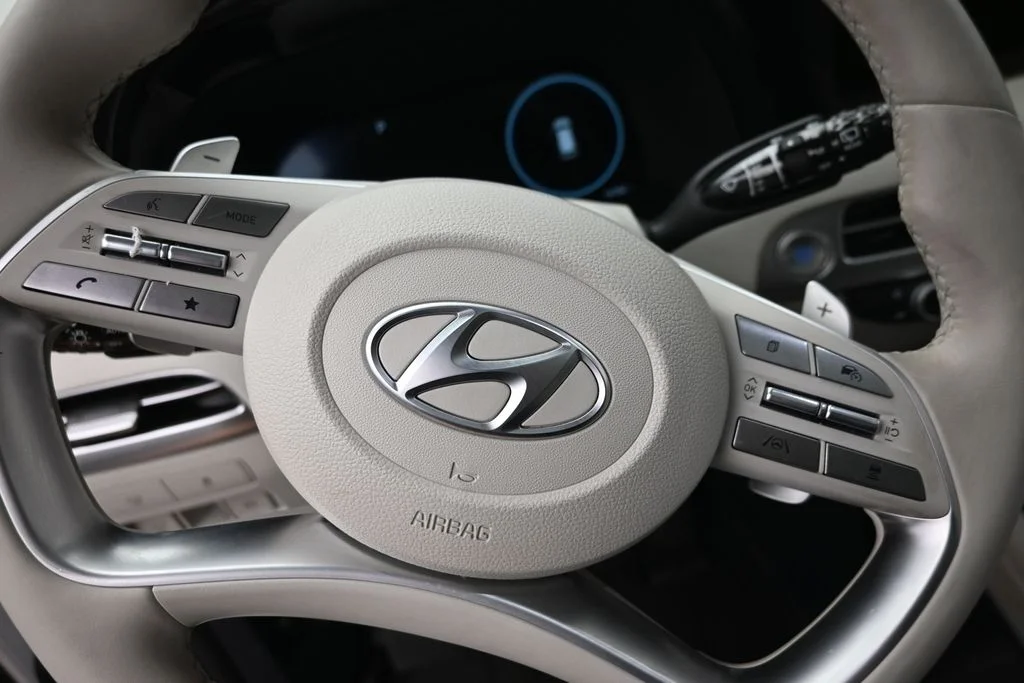 Used 2024 White Hyundai Limited image 22