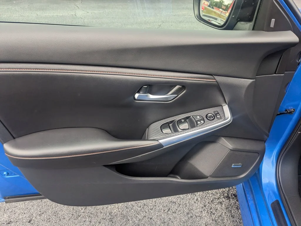 Used 2021 Electric Blue Metallic Nissan SR image 11