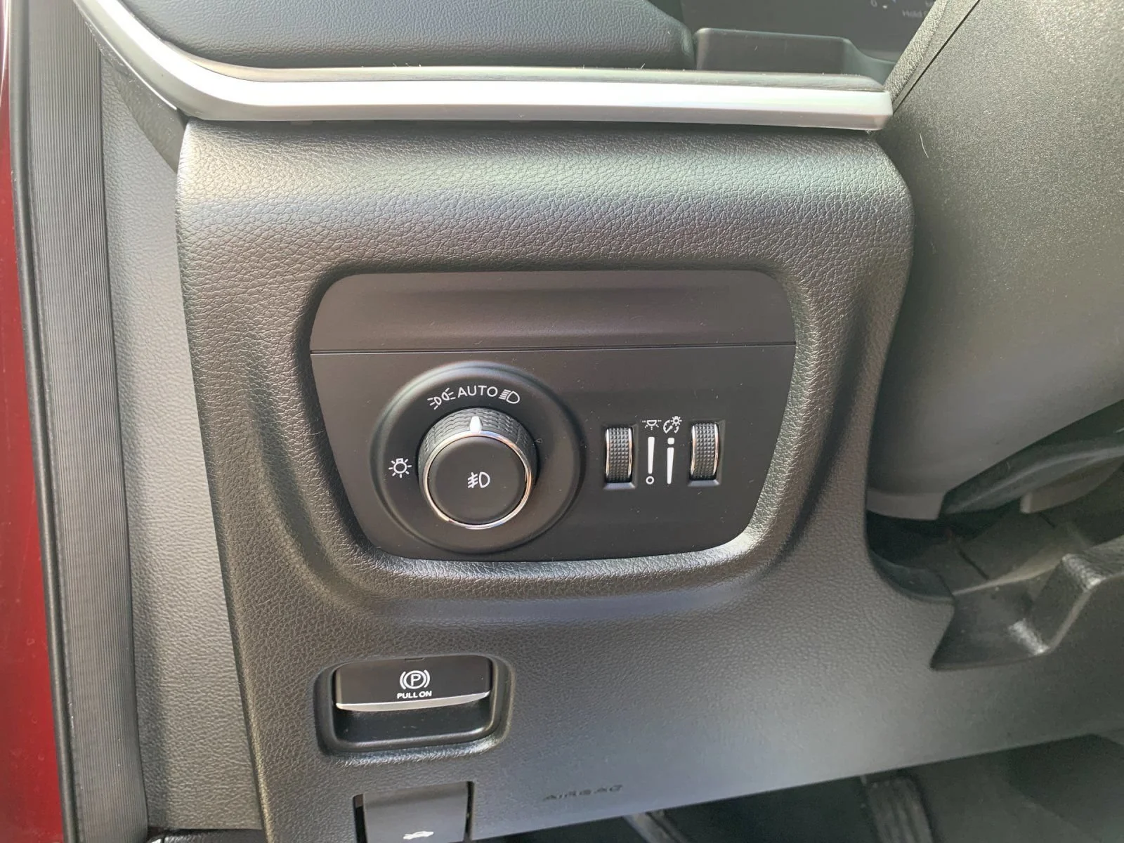 Used 2023 Velvet Red Pear Jeep Limited image 30